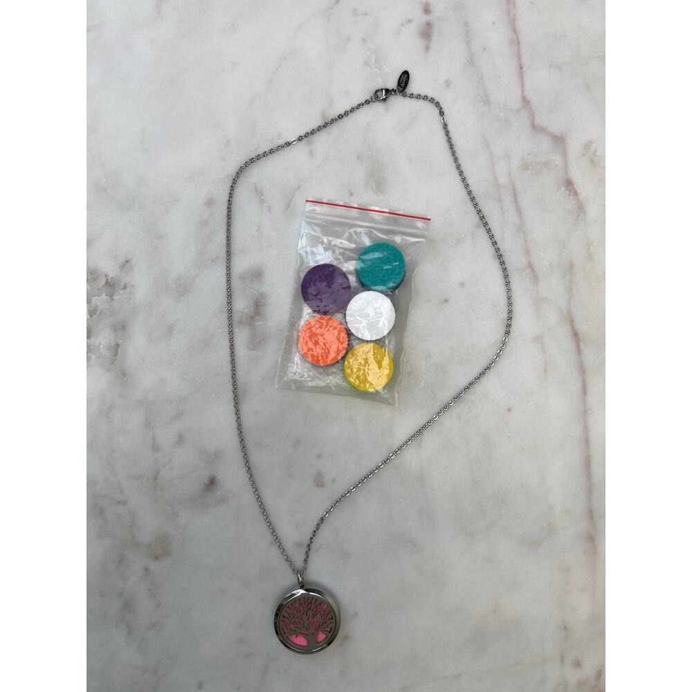 Anavia Essential Oil Diffuser Round Pendant Necklace Jewelry Diffuser Tree 22"